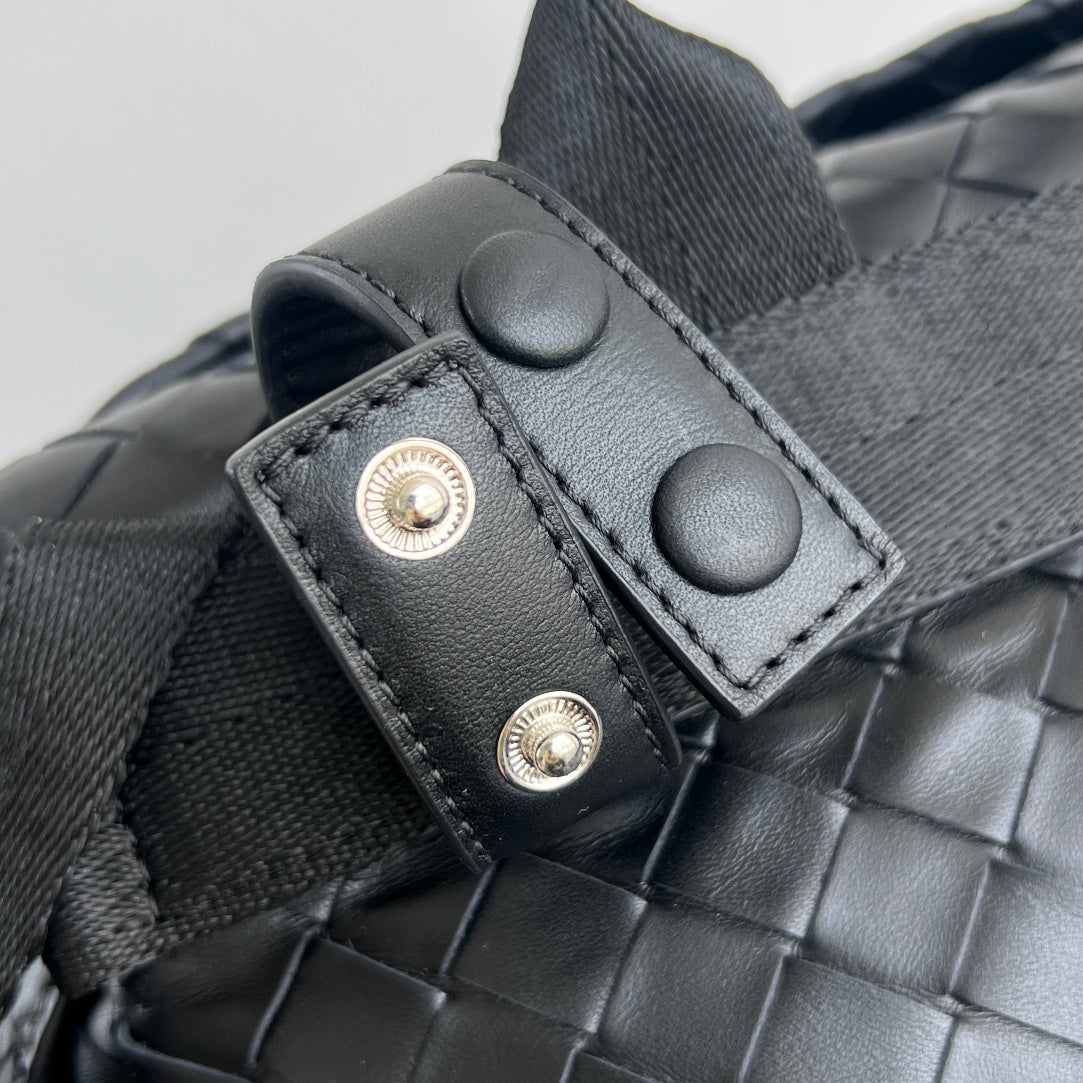POSTINO BAG 30 IN BLACK CALFSKIN