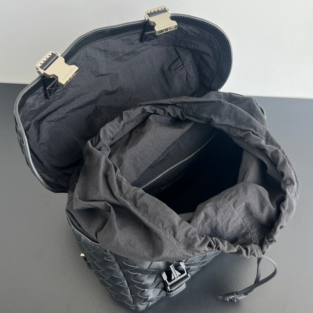 POSTINO BAG 30 IN BLACK CALFSKIN