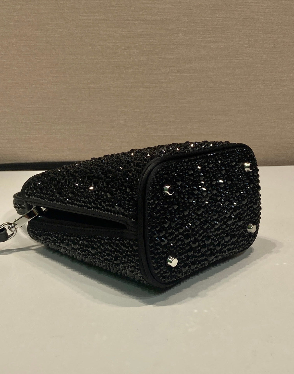 PANIER BUCKET BAG 16 IN BLACK CALFSKIN ATTACHED FULL CRYSTALS