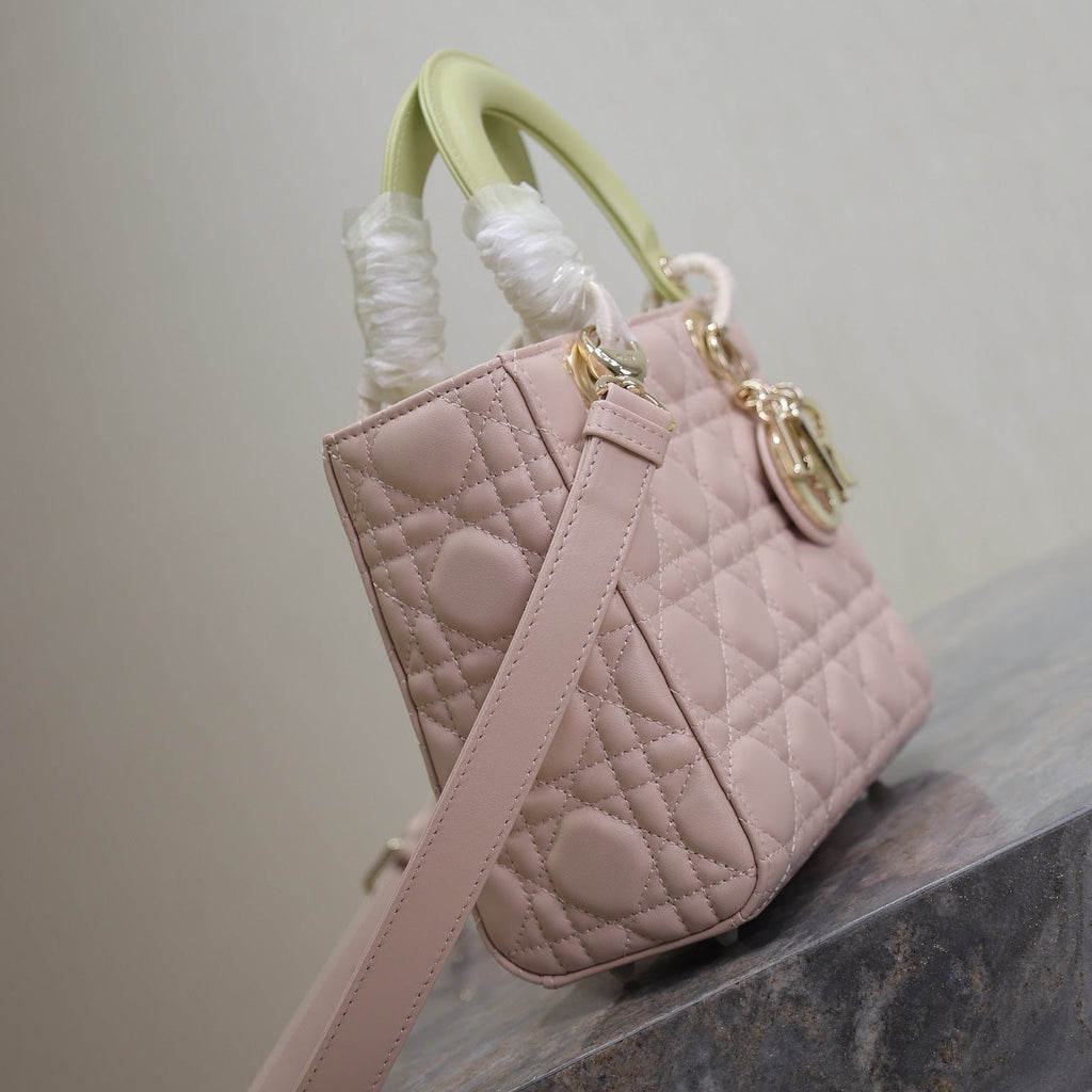 MEDIUM LADY BAG 20 IN BABY PINK QUILTED MACROCANNAGE CALFSKIN SWAMP YELLOW STRAP