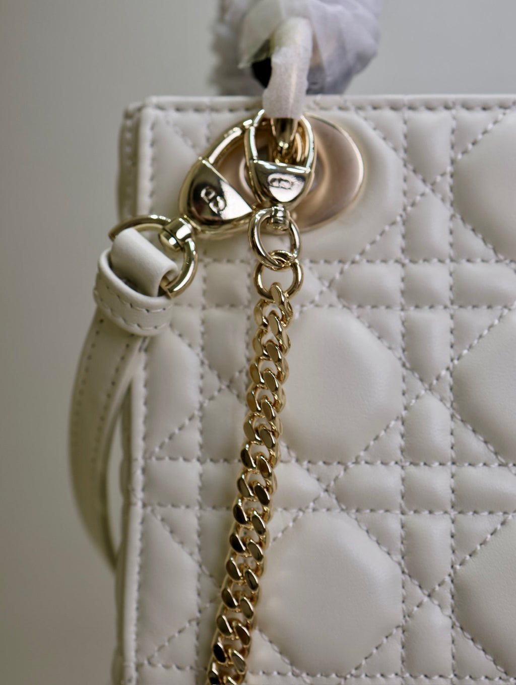 MINI LADY BAG 17 IN WHITE QUILTED MACROCANNAGE CALFSKIN BLACK STRAP