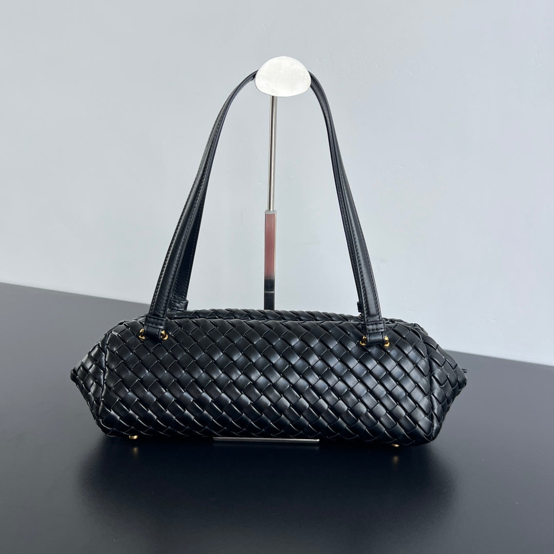 SHOULDER BAG 37 IN BLACK LAMBSKIN