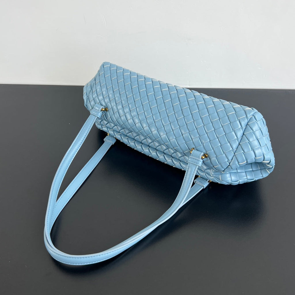 SHOULDER BAG 37 IN SKY BLUE LAMBSKIN