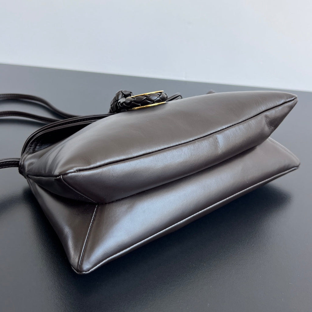 SMALL LIBERTA 27 IN CHOCOLATE SMOOTH CALFSKIN GOLD HARDWARE