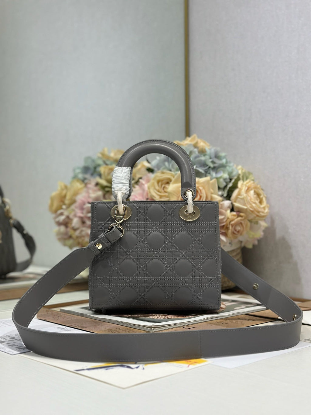 LADY SMALL BAG 20 IN GREY MACROCANNAGE LAMBSKIN GOLD HARDWARE
