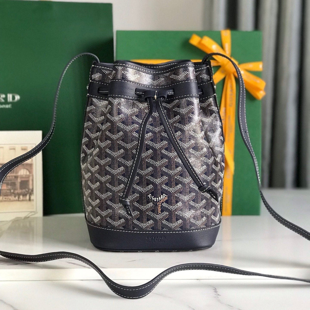PETIT FLOT BUCKET BAG 22 IN NAVY BLUE GOYARDINE CANVAS AND LAMBSKIN TRIM