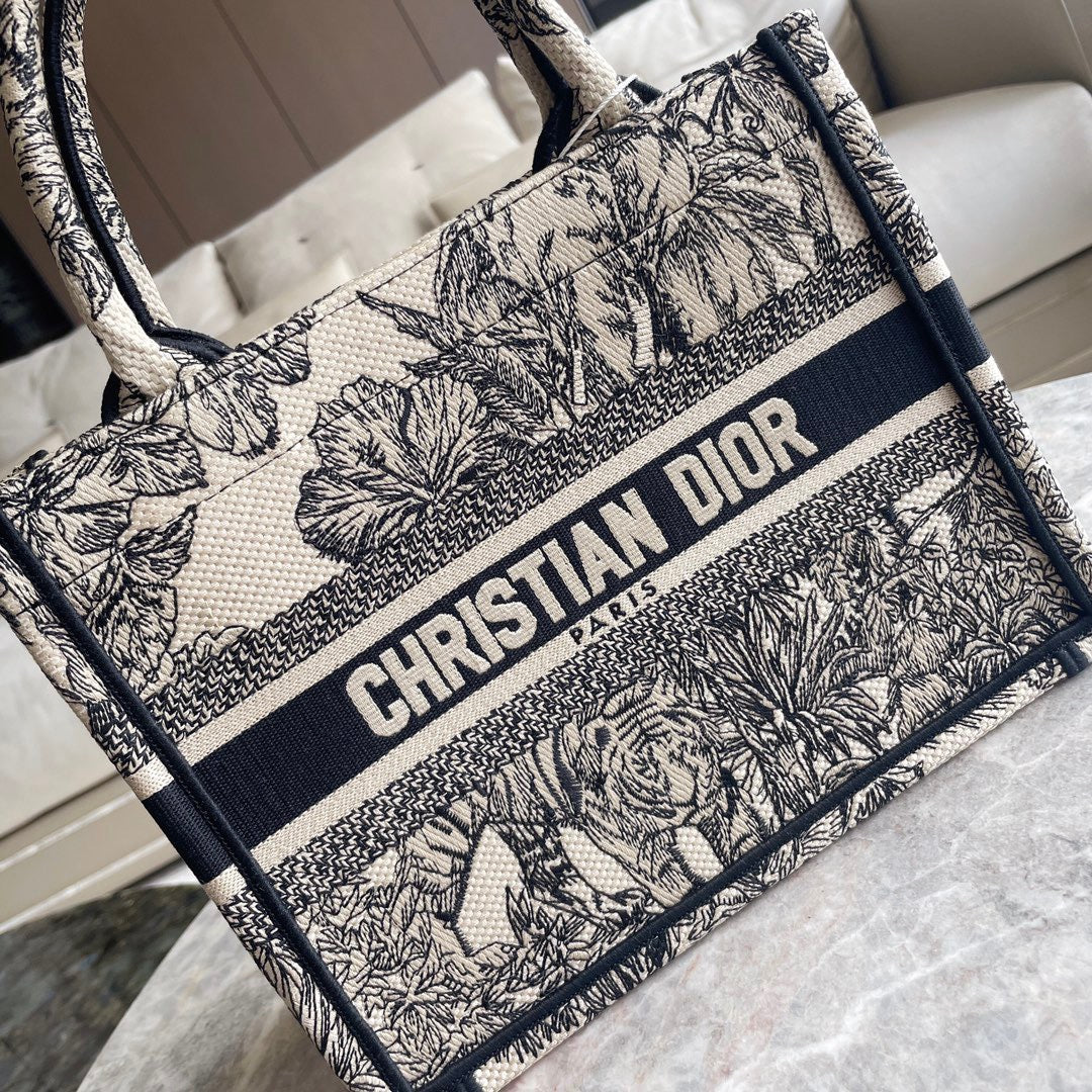 DIO Book Tote