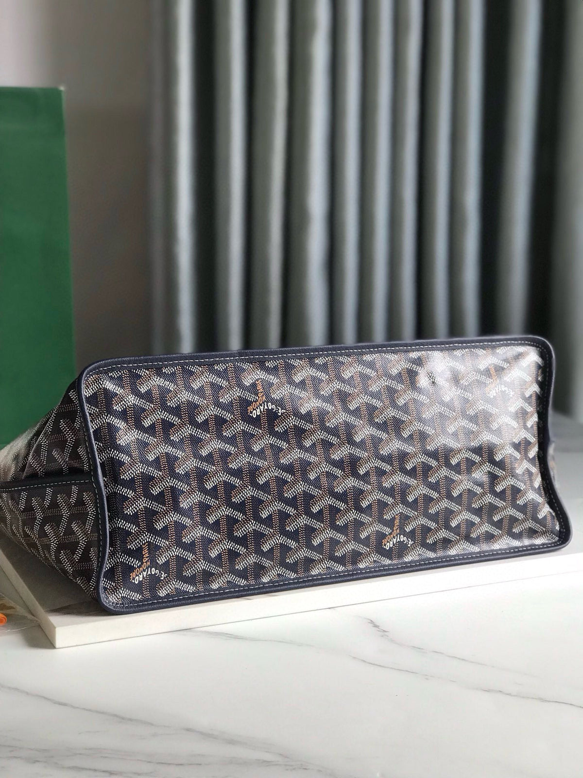GOY REVERSIBLE ANJOU 34*28*15