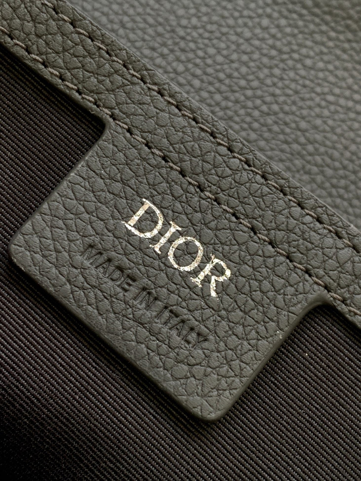 DIO Oblique Messenger Bag
