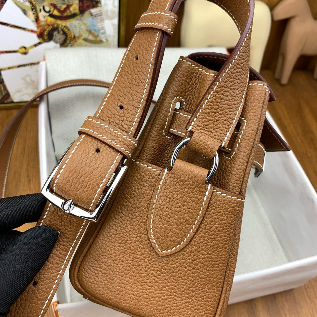 HERM KELLY MESSENGER 25