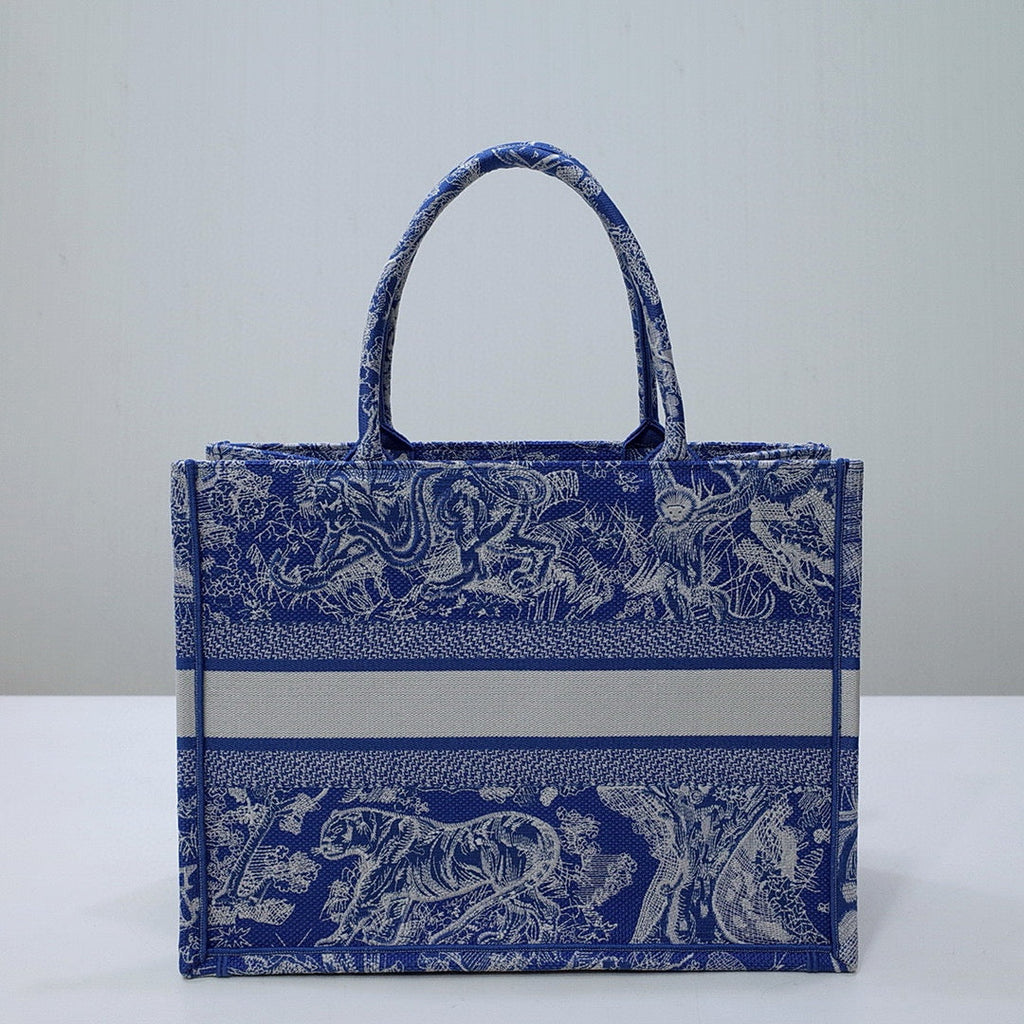 BOOK TOTE 42 BLUE MACROCANNAGE EMBROIDERY
