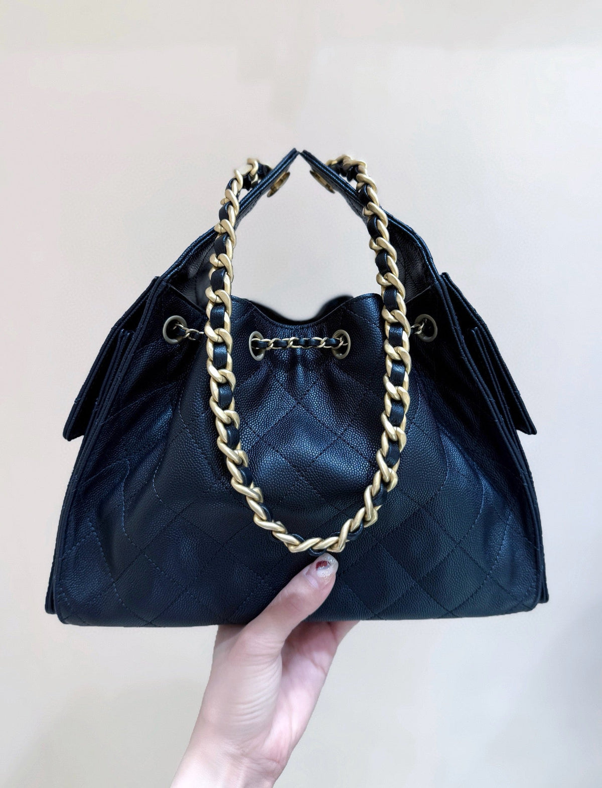 CC 25 HANDBAG IN BLACK 30 GRAINED CALFSKIN GOLD HARDWARE