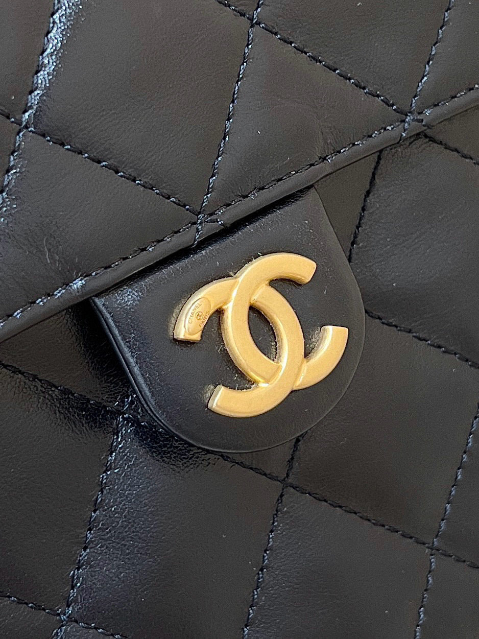 CC 25 HANDBAG IN BLACK 40 GRAINED CALFSKIN GOLD HARDWARE