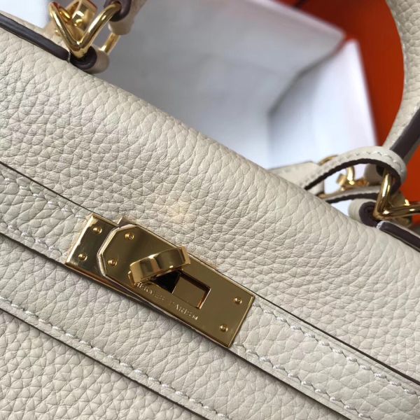 HERM Kelly 20cm Bag In Craie Clemence Leather GHW