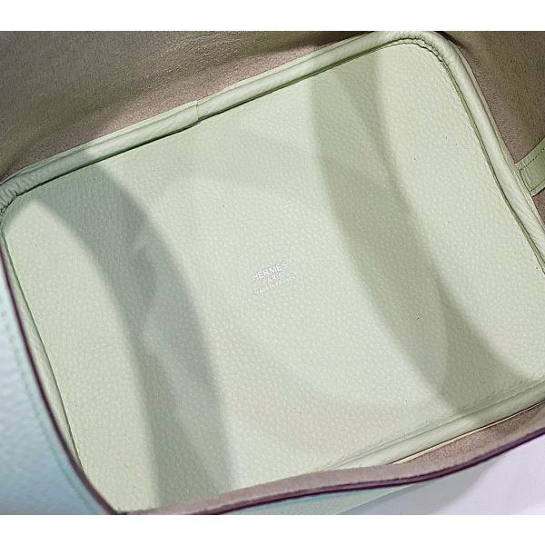 HERM Picotin Lock 22 Bag In Vert Fizz Clemence Leather