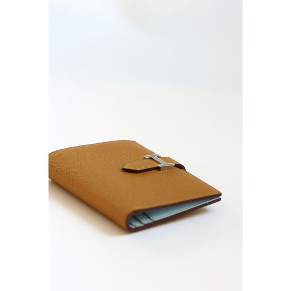 HERM Bearn Compact Verso Handmade Wallet in Sesame Epsom Calfskin