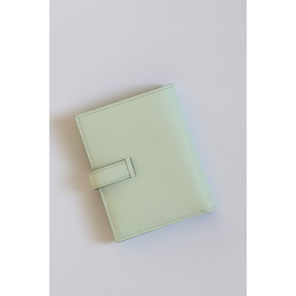 HERM Bearn Compact Handmade Wallet in Vert Fizz Epsom Calfskin