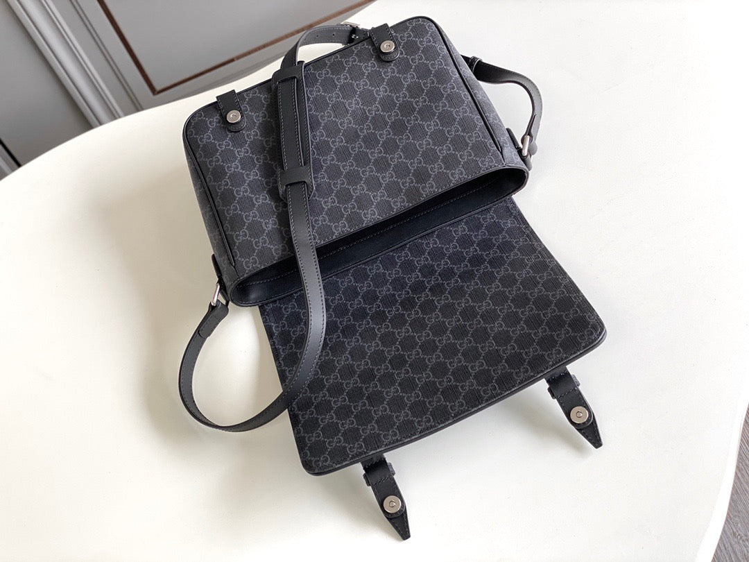 GUC Messenger Bag