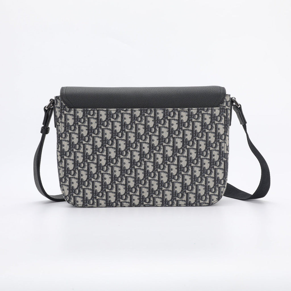 DIO Saddle Messenger Bag
