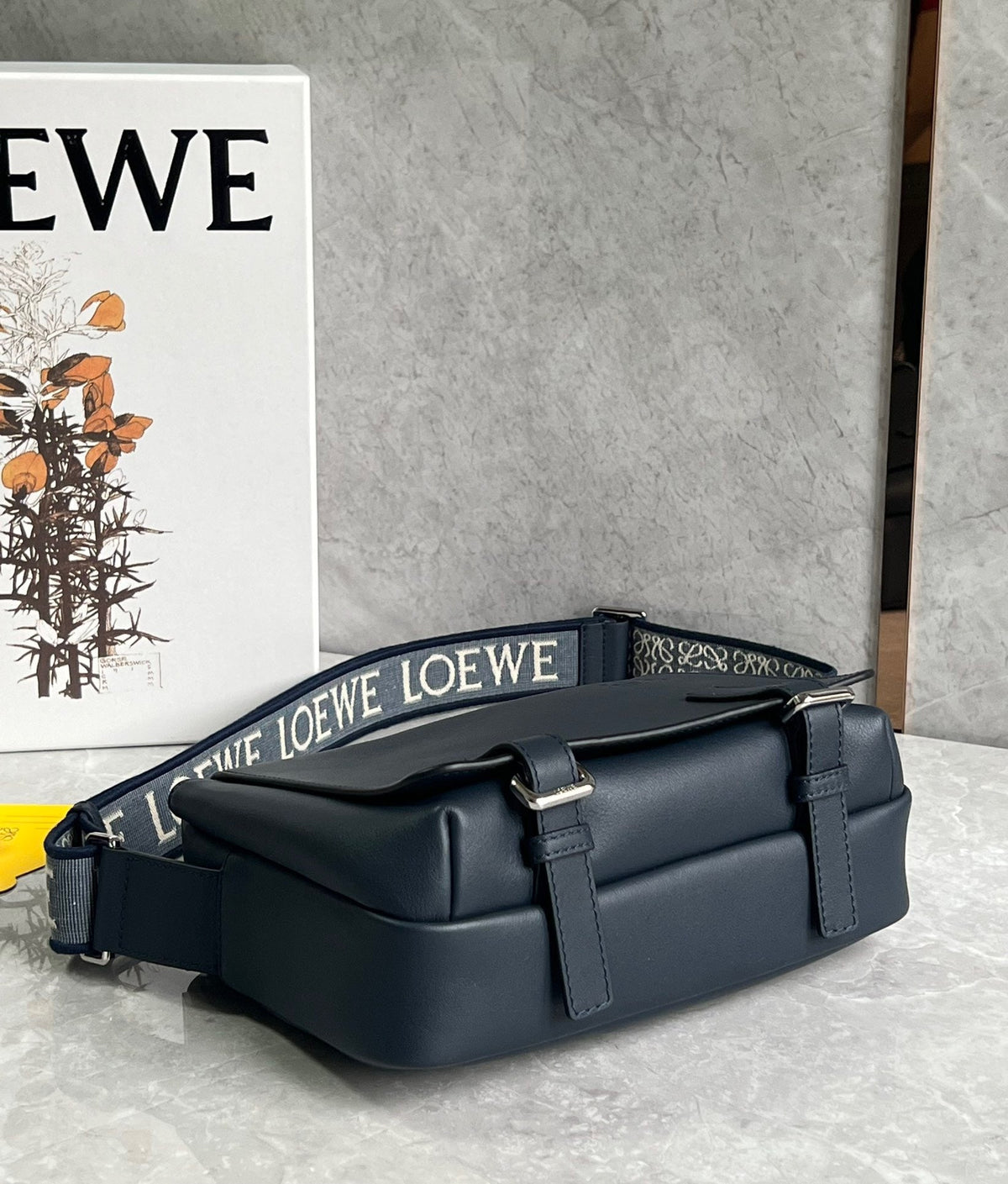 LO Messenger Bag