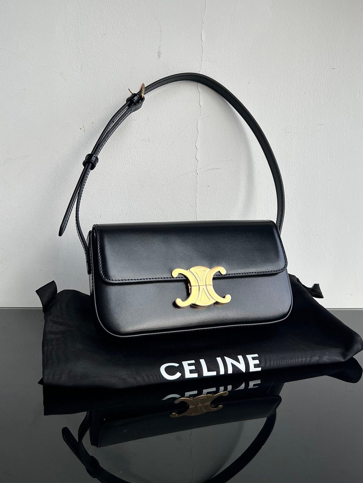 CEL Triomphe Hobo