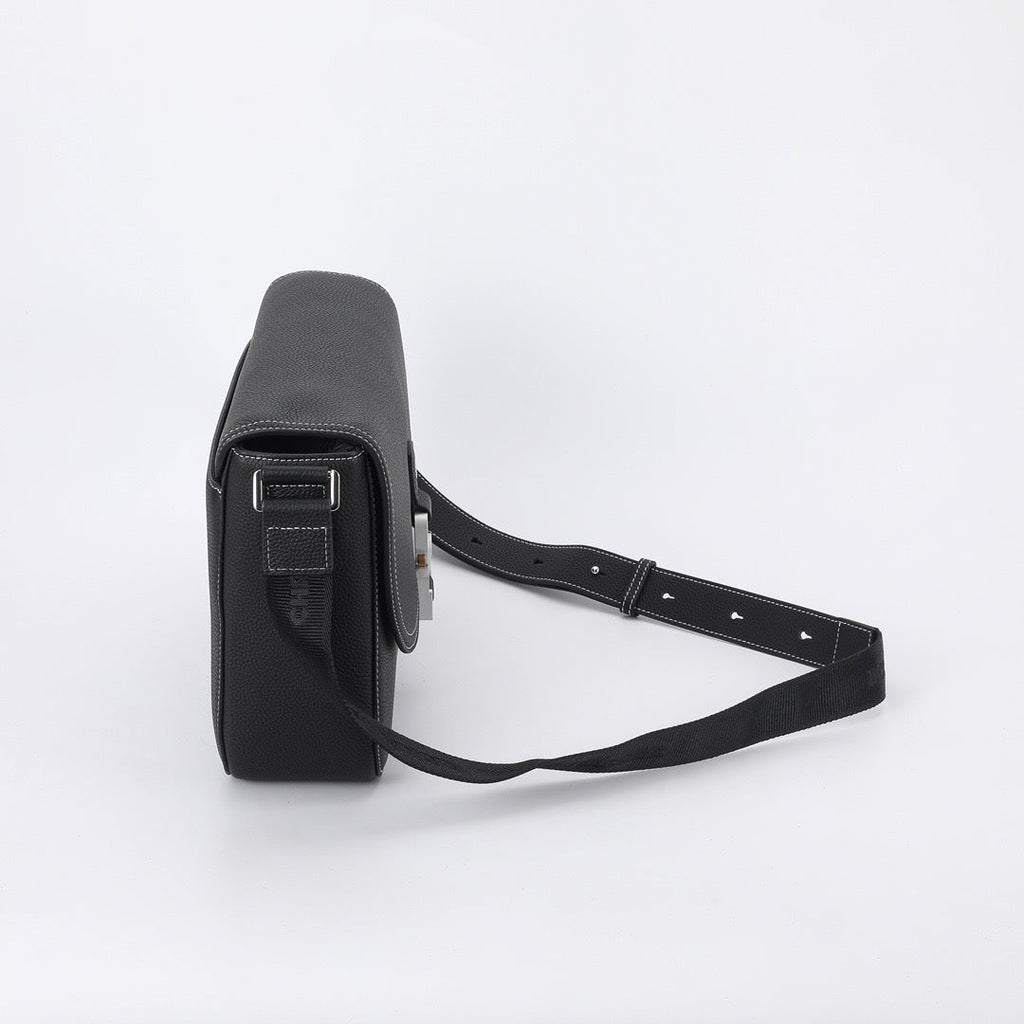 DIO Saddle Messenger Bag