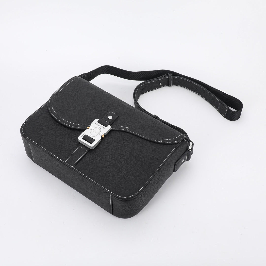 DIO Saddle Messenger Bag