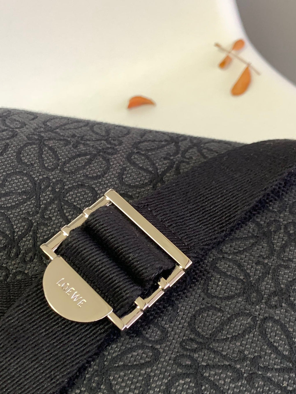 LO Messenger Bag