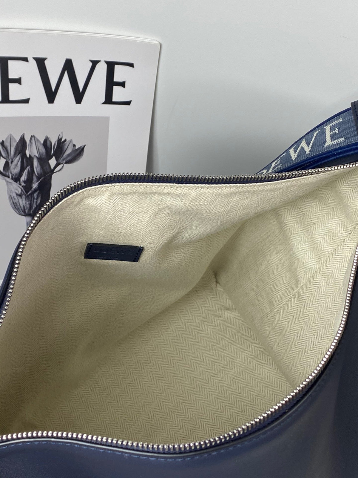 LO Messenger Bag