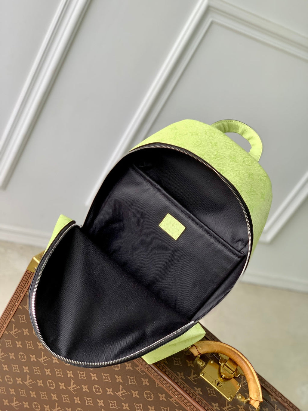 DISCOVERY SLIM BACKPACK 38 IN LEMON YELLOW MONOGRAM ECLIPSE REVERSE CALFSKIN