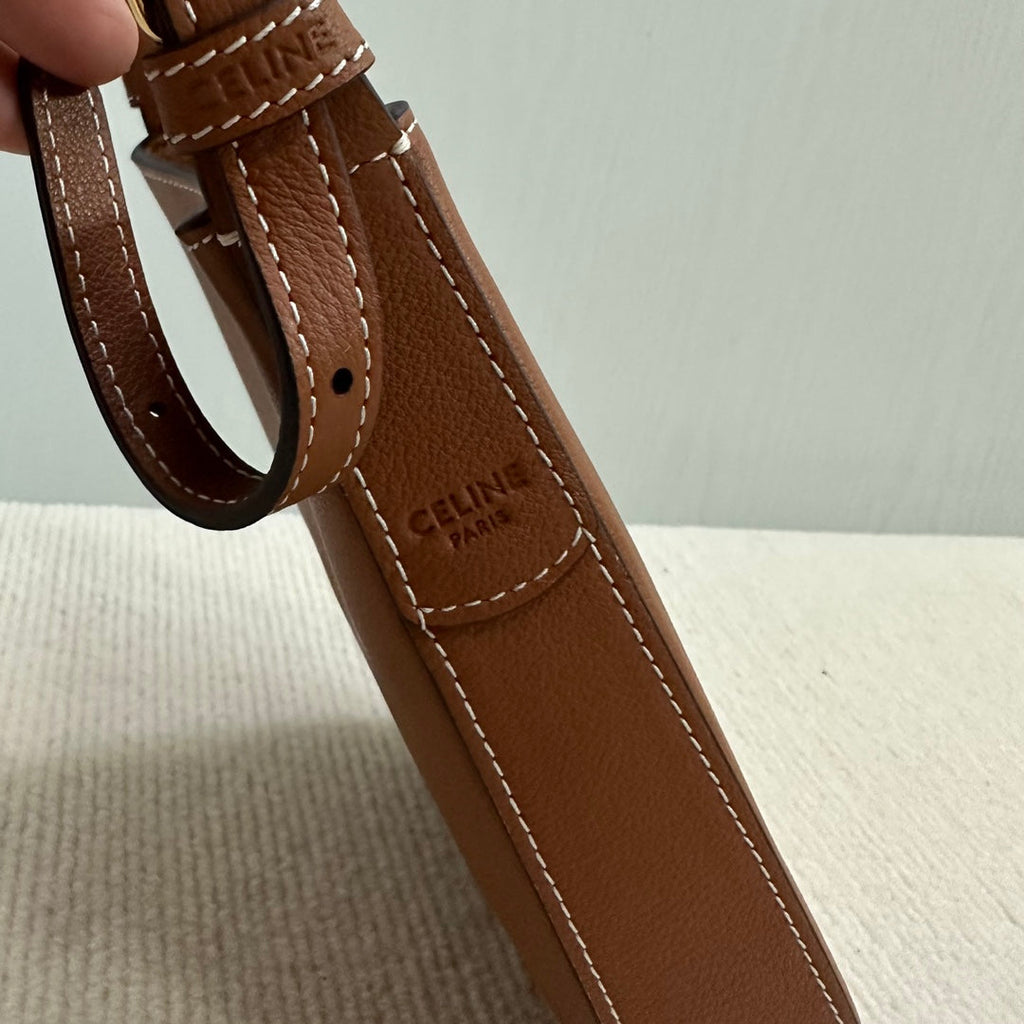 PHONE POUCH HELOISE 19 IN IRISH COFFEE SUPPLE CALFSKIN