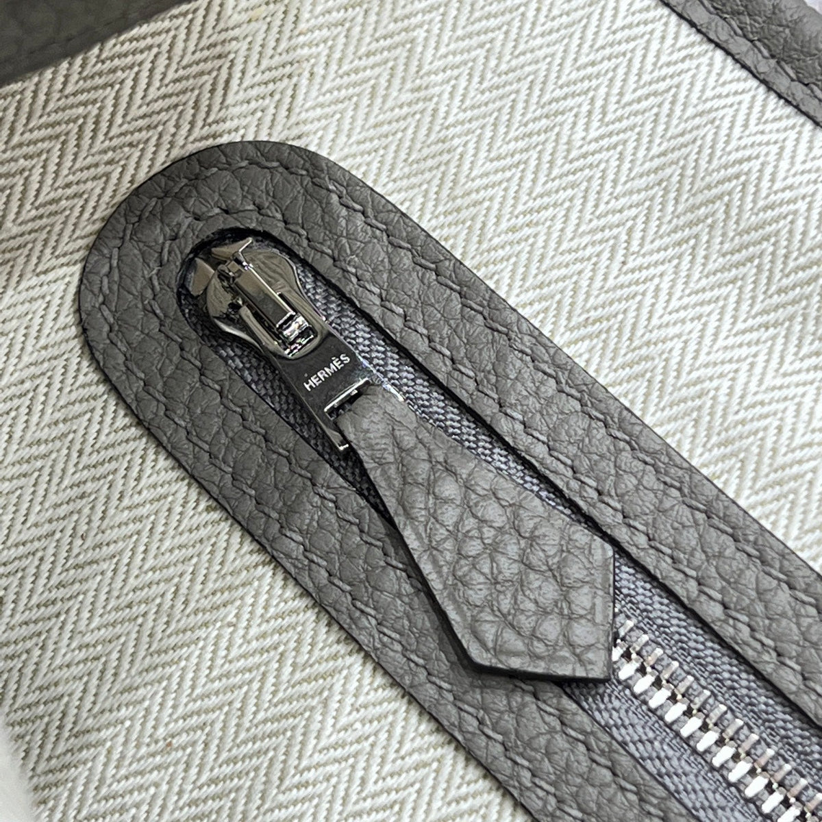 GARDEN PARTY 23CM IN GREY CALFSKIN