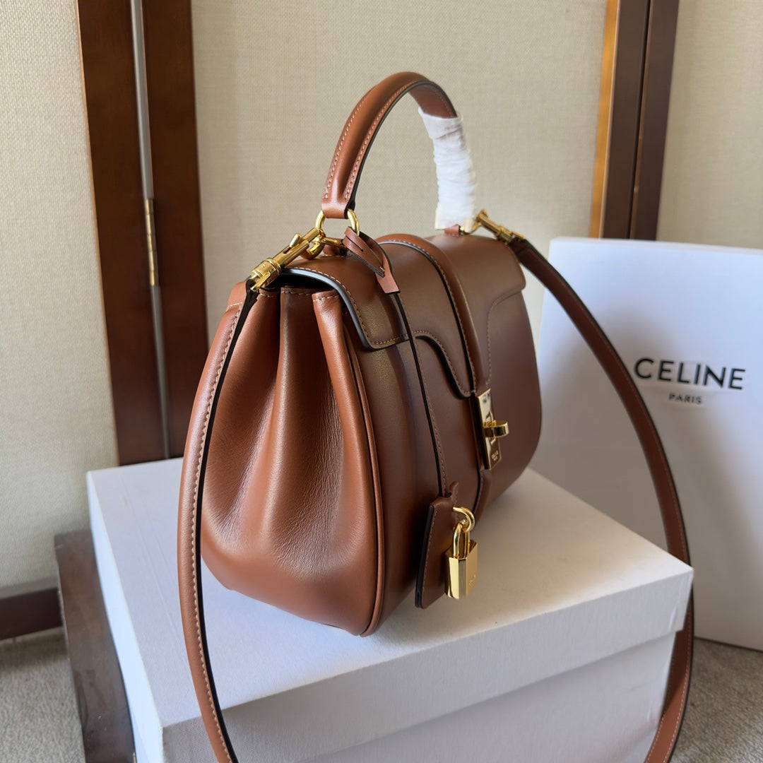CLASSIQUE BAG 23 IN NUTMEG BROWN CALFSKIN GOLD HARDWARE