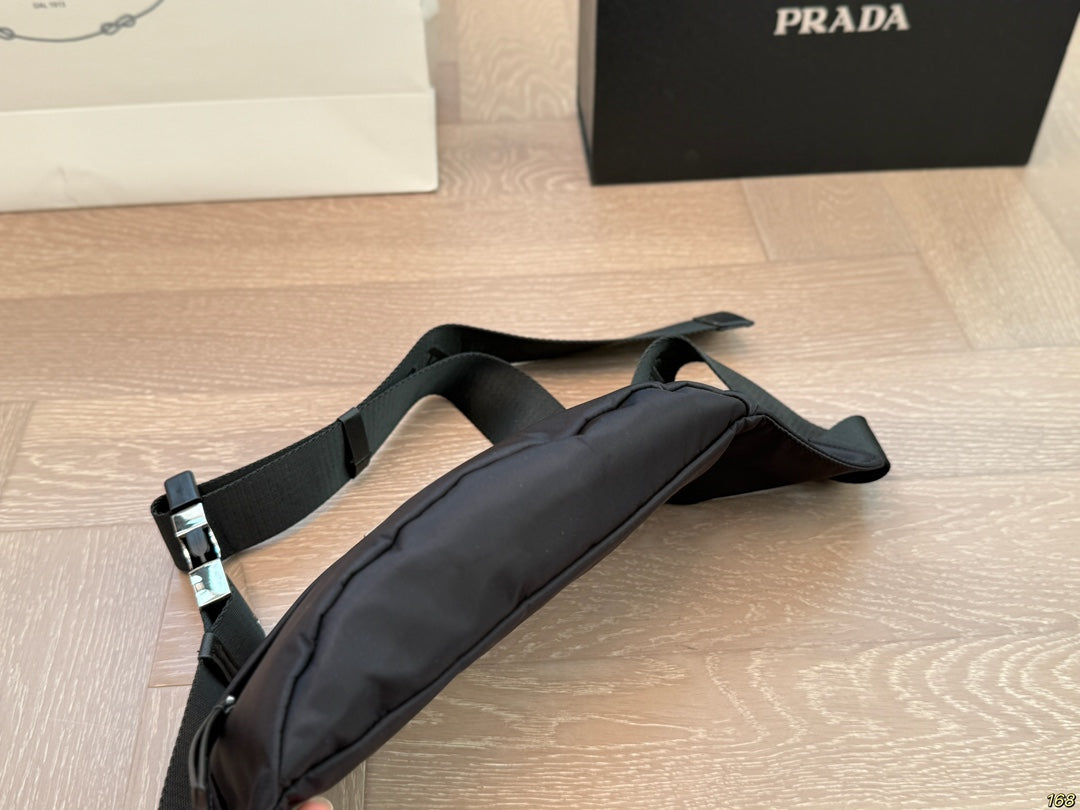 MINI BELT BAG 23 IN BLACK RE-NYLON ADJUSTABLE STRAP