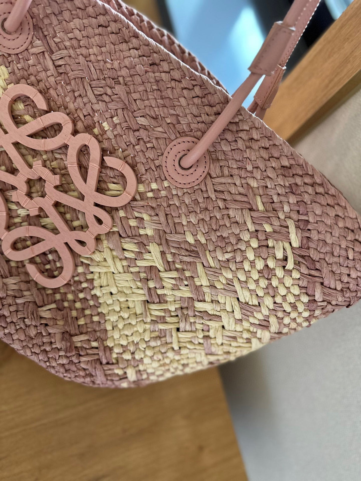 LOE SMALL ANAGRAM BASKET 28 BAG IN TURKISH ROSE IRACA PALM AND CALFSKIN
