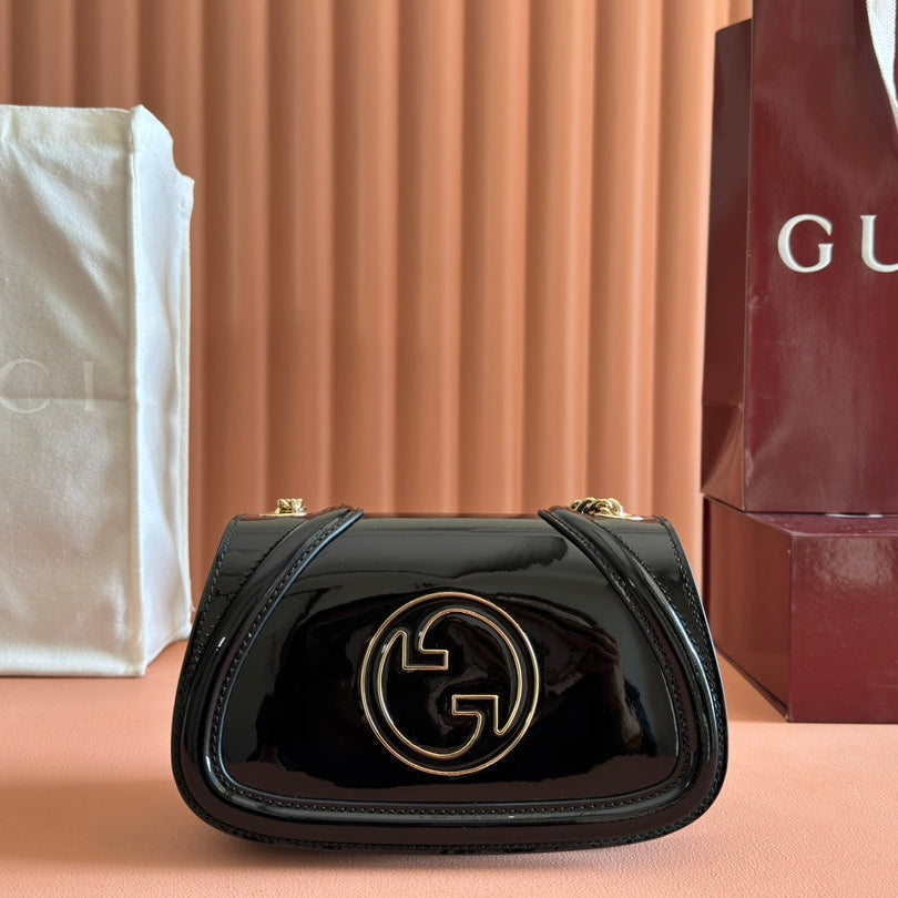 SMALL BLONDIE SHOULDER BAG 21.5 IN BLACK PATENT CALFSKIN