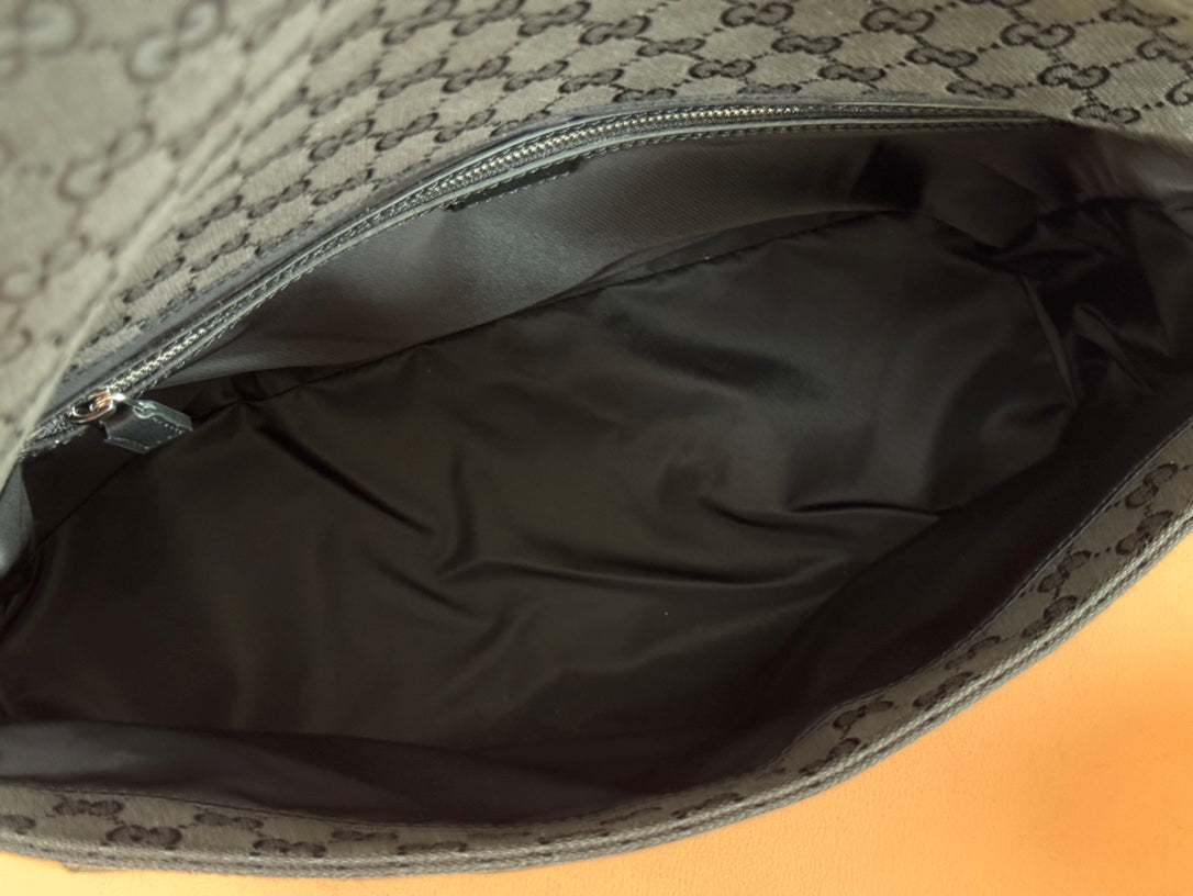 LARGE CROSSBODY BAG 36 IN BLACK CANVAS