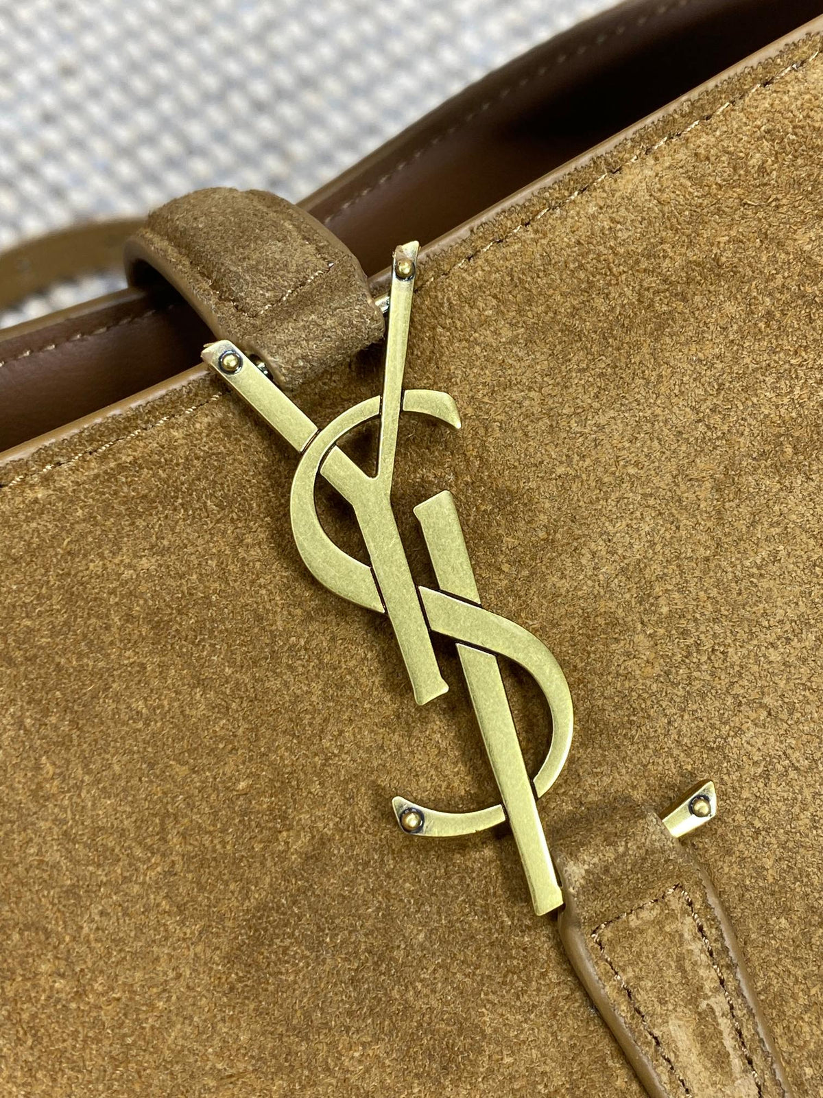 LE 37 SMALL BUCKET BAG 20 IN BROWN SUEDE GOLD HARDWARE
