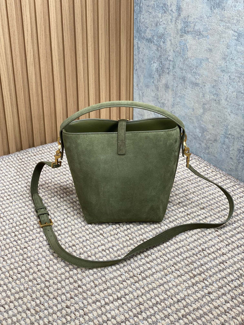 LE 37 SMALL BUCKET BAG 20 IN HUNTER GREEN SUEDE GOLD HARDWARE