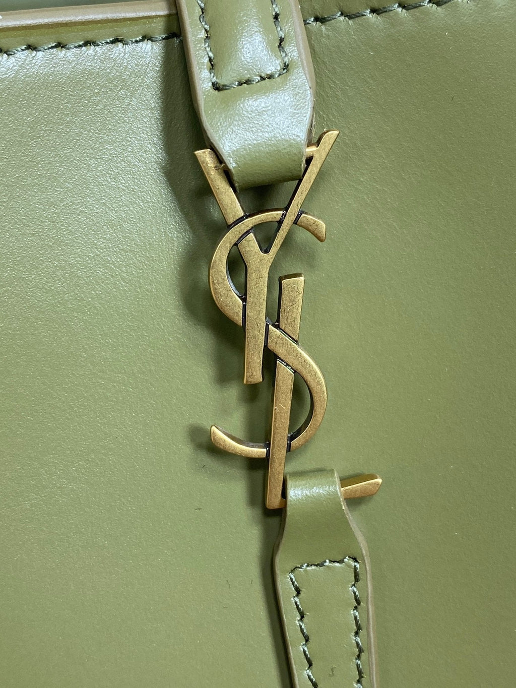 LE 37 MINI BUCKET BAG 15 IN AVOCADO GREEN CALFSKIN GOLD HARDWARE