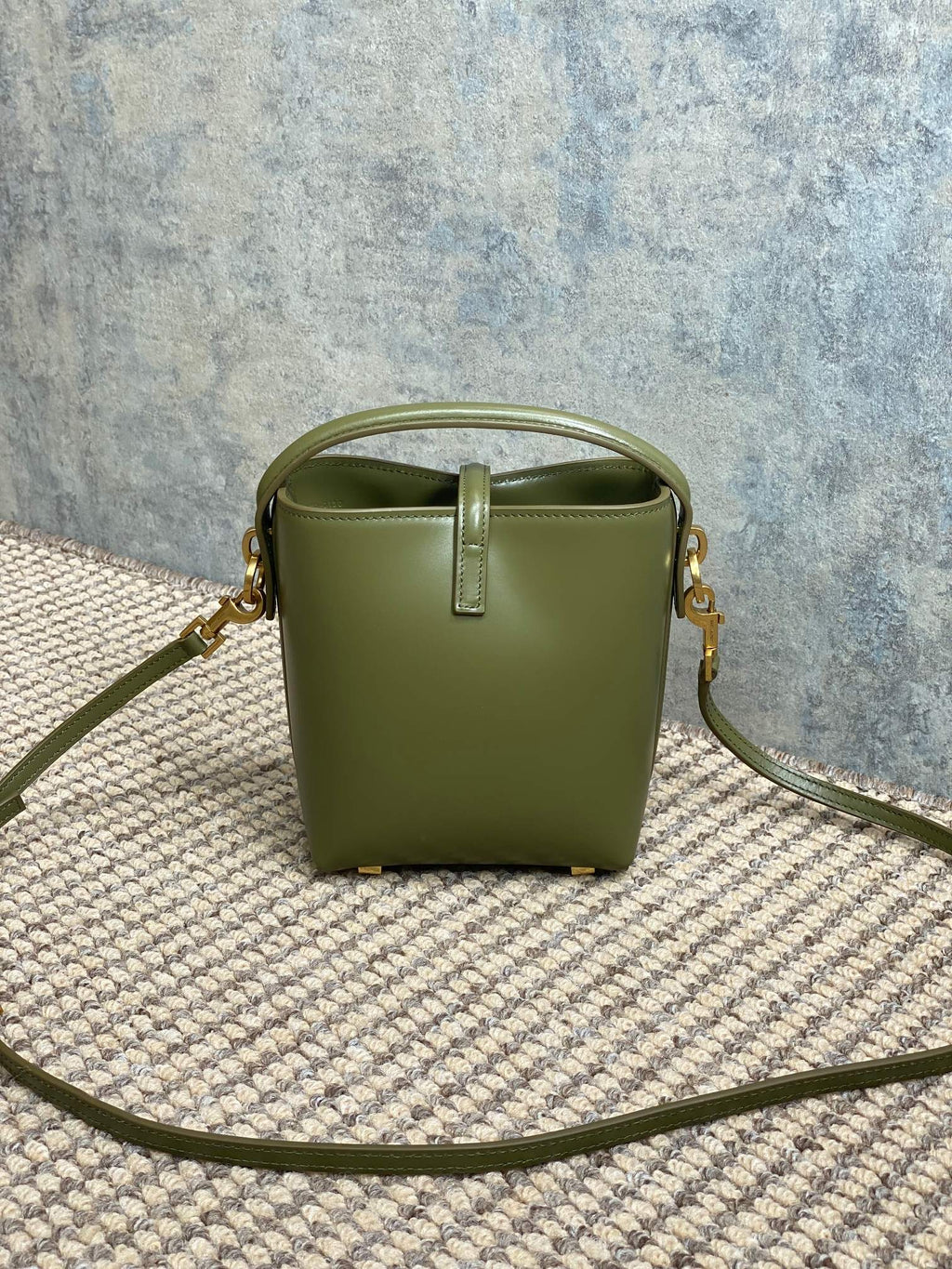 LE 37 MINI BUCKET BAG 15 IN AVOCADO GREEN CALFSKIN GOLD HARDWARE