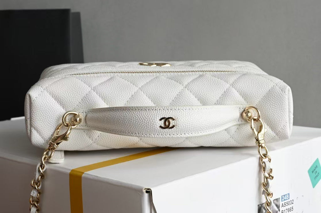 COSMETIC BAG 19 IN WHITE GRAINED CALFSKIN GOLD HARDWARE